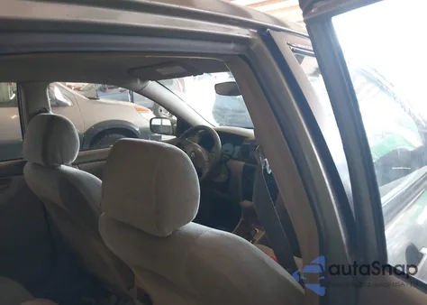 2004 Toyota Corolla Le из США, поврежденный, VIN 1NXBR32E04Z339330